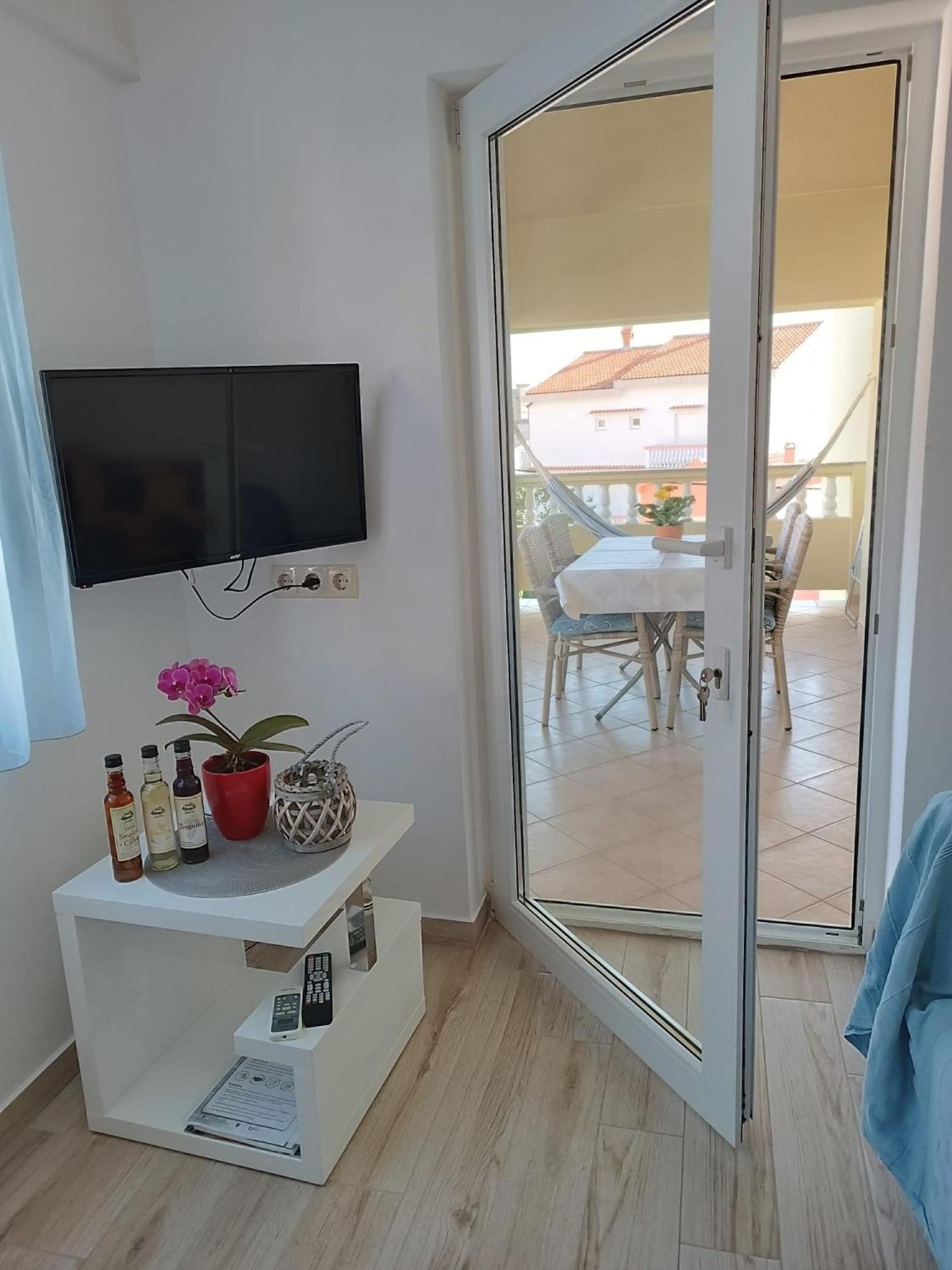 Apartments And Rooms By The Sea Palit, Rab - 5010 Cameră foto